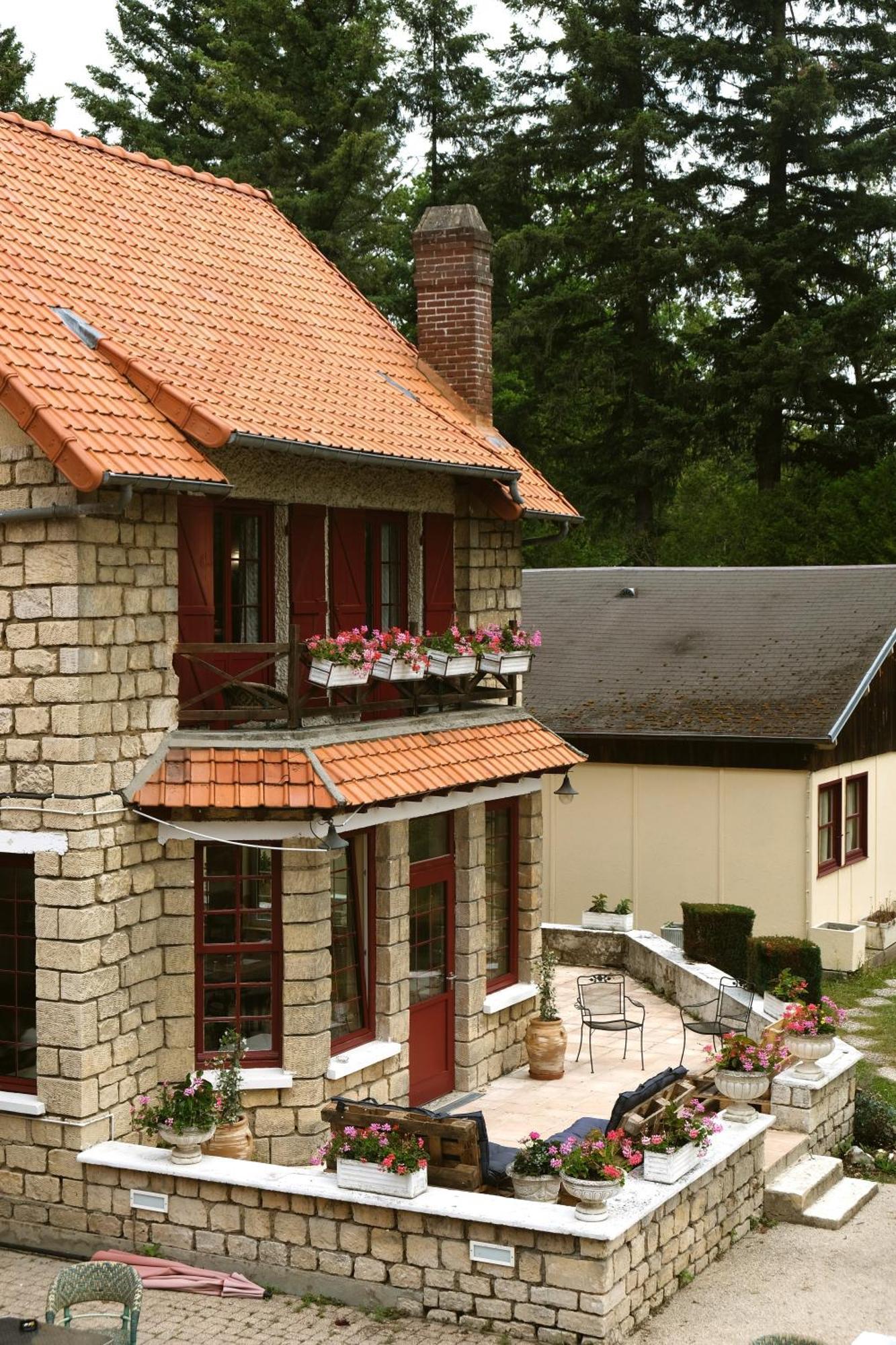 Hostellerie Du Lys Lamorlaye Kültér fotó