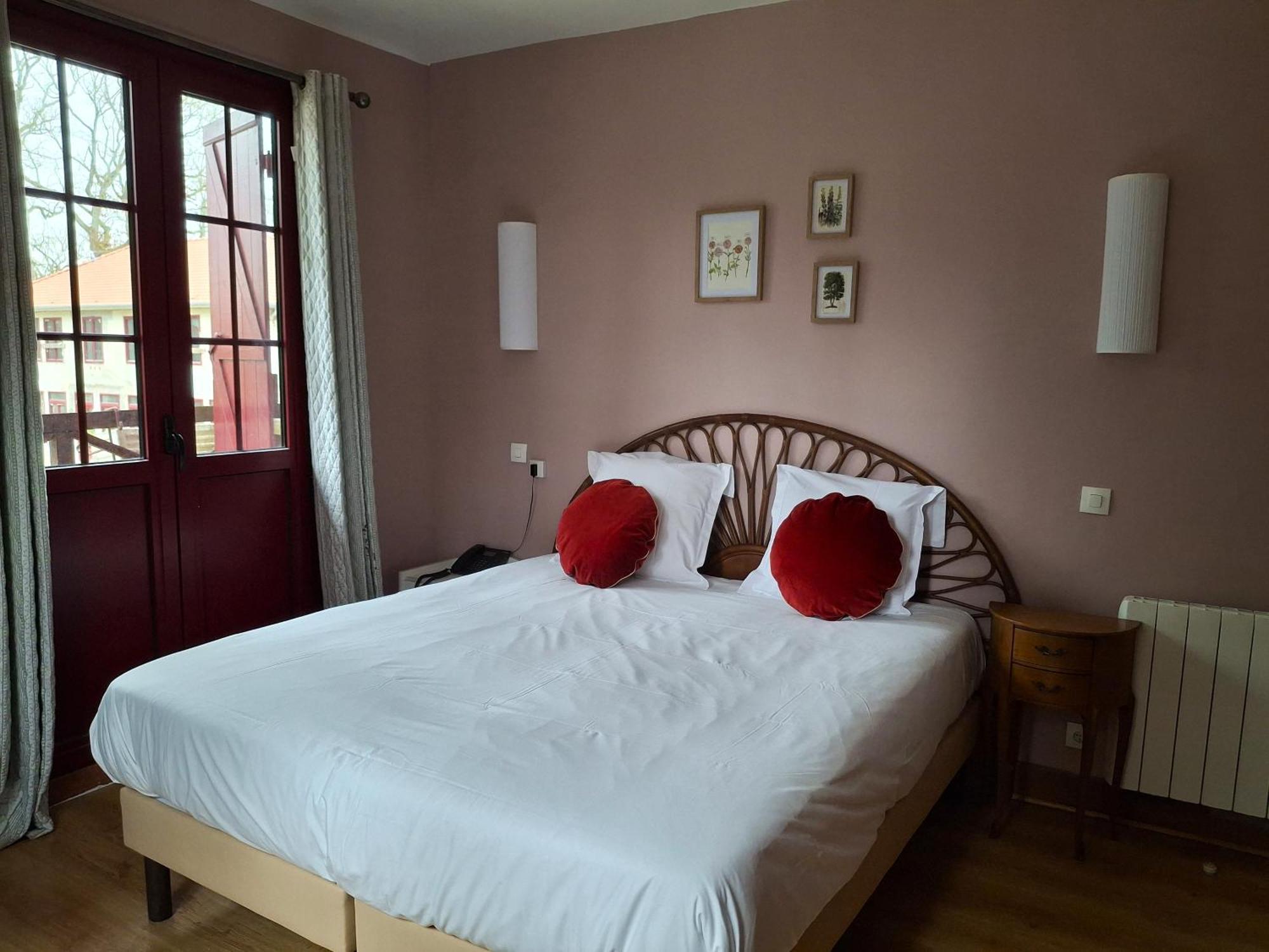 Hostellerie Du Lys Lamorlaye Kültér fotó