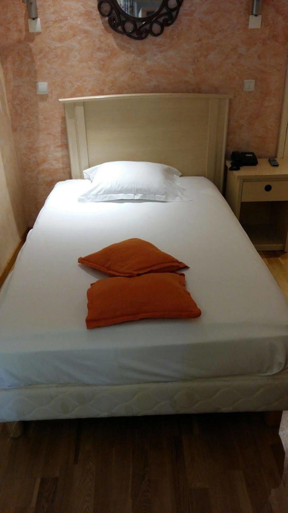 Hostellerie Du Lys Lamorlaye Kültér fotó